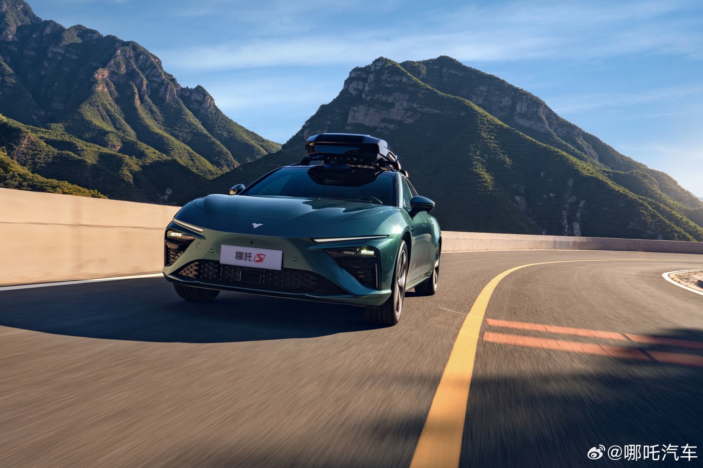 哪吒 S 猎装车型开启预售:增程版 17.59 万元起,后续将推 800V 纯电版