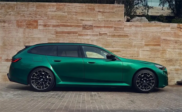 奶爸的终极玩具!新宝马M5旅行版官宣:搭载4.4T插混大V8