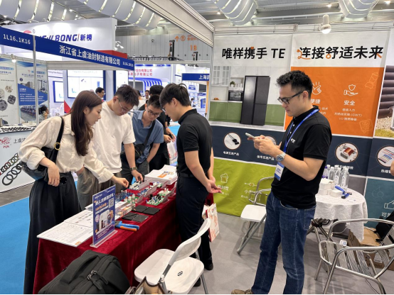 唯样携手泰科电子亮相2024CAEE家电供应链博览会