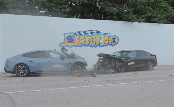 博主称小米SU7对撞极氪007后车门打不开 王化:同事正在研判