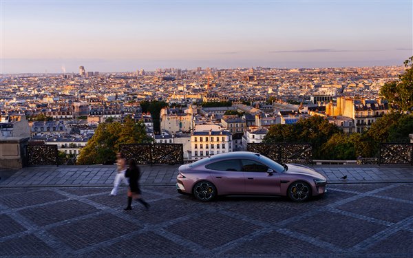 官方公布小米SU7巴黎之旅PC、手机壁纸 赶紧来换