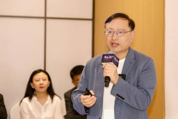 品牌化和高端化是“破卷”的唯一出路?