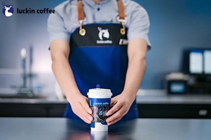 瑞幸“轻轻”入场茶饮，9.9“拿捏”年轻人的下午茶！