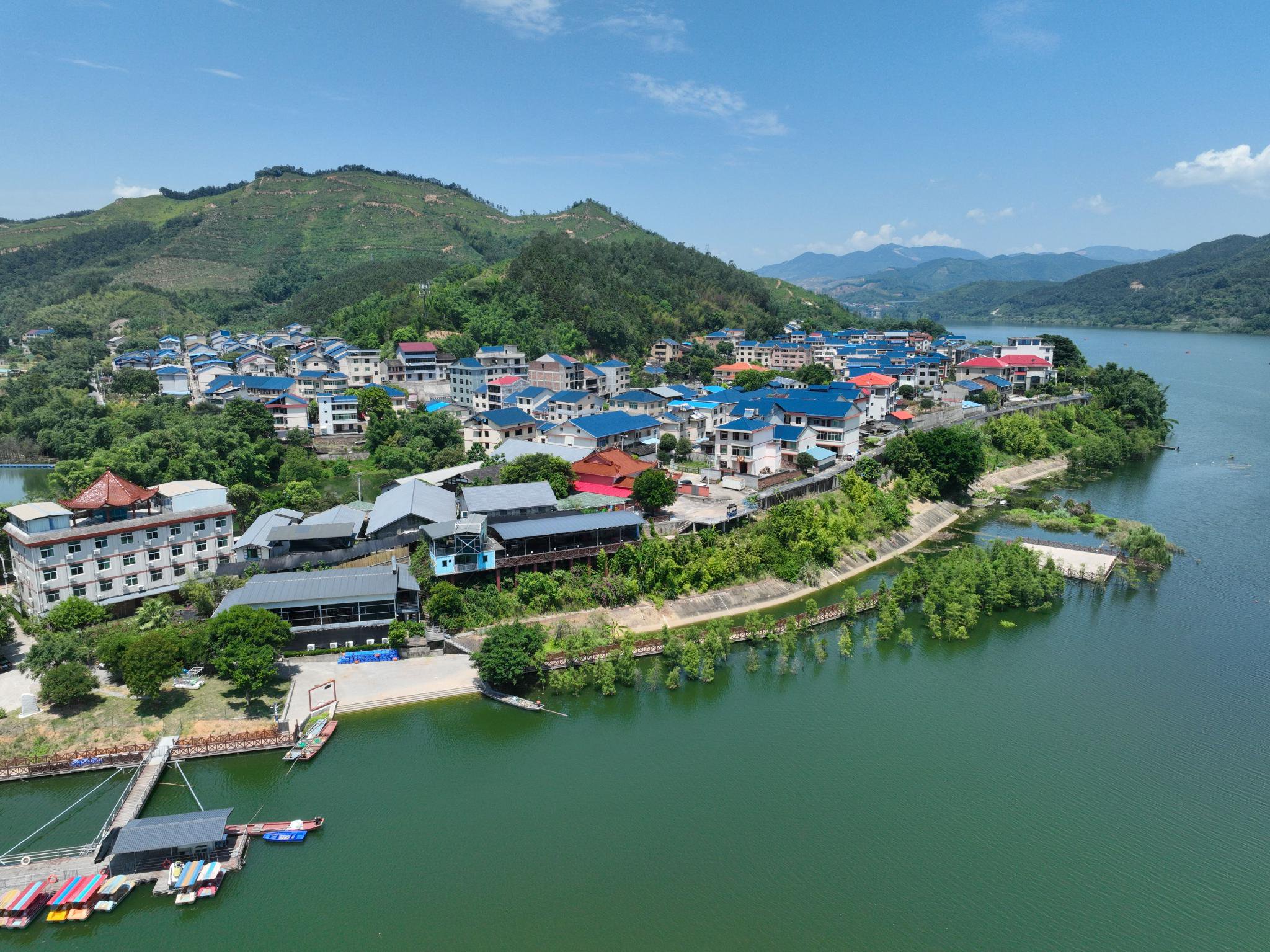 这是8月12日拍摄的福建南平市延平区炉下镇斜溪村（无人机照片）。新华社记者 姜克红 摄