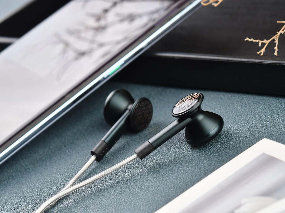 “仿生”式腰鼓造型 飞傲FF3S平头塞图赏