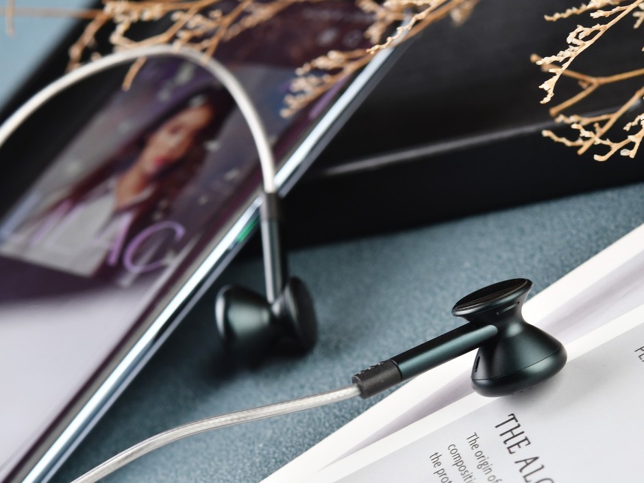 “仿生”式腰鼓造型 飞傲FF3S平头塞图赏