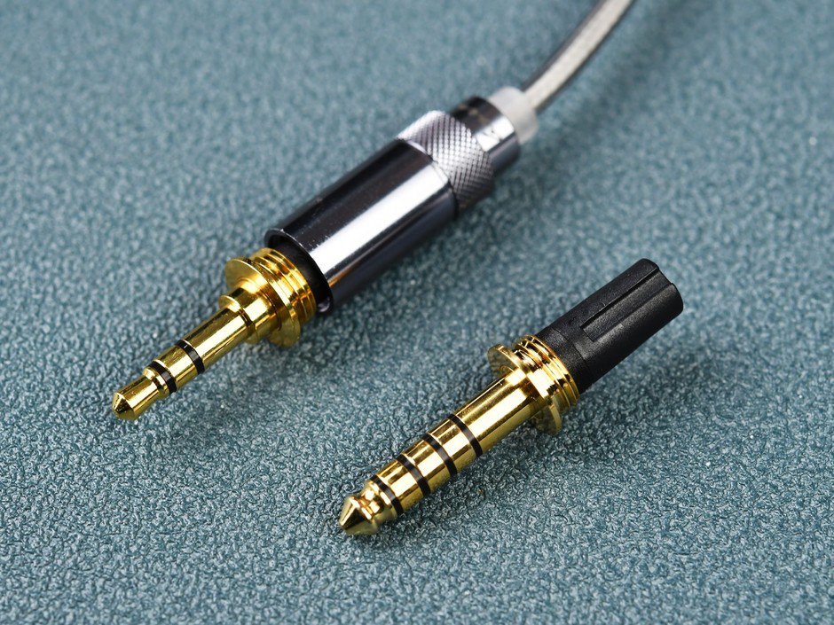 “仿生”式腰鼓造型 飞傲FF3S平头塞图赏