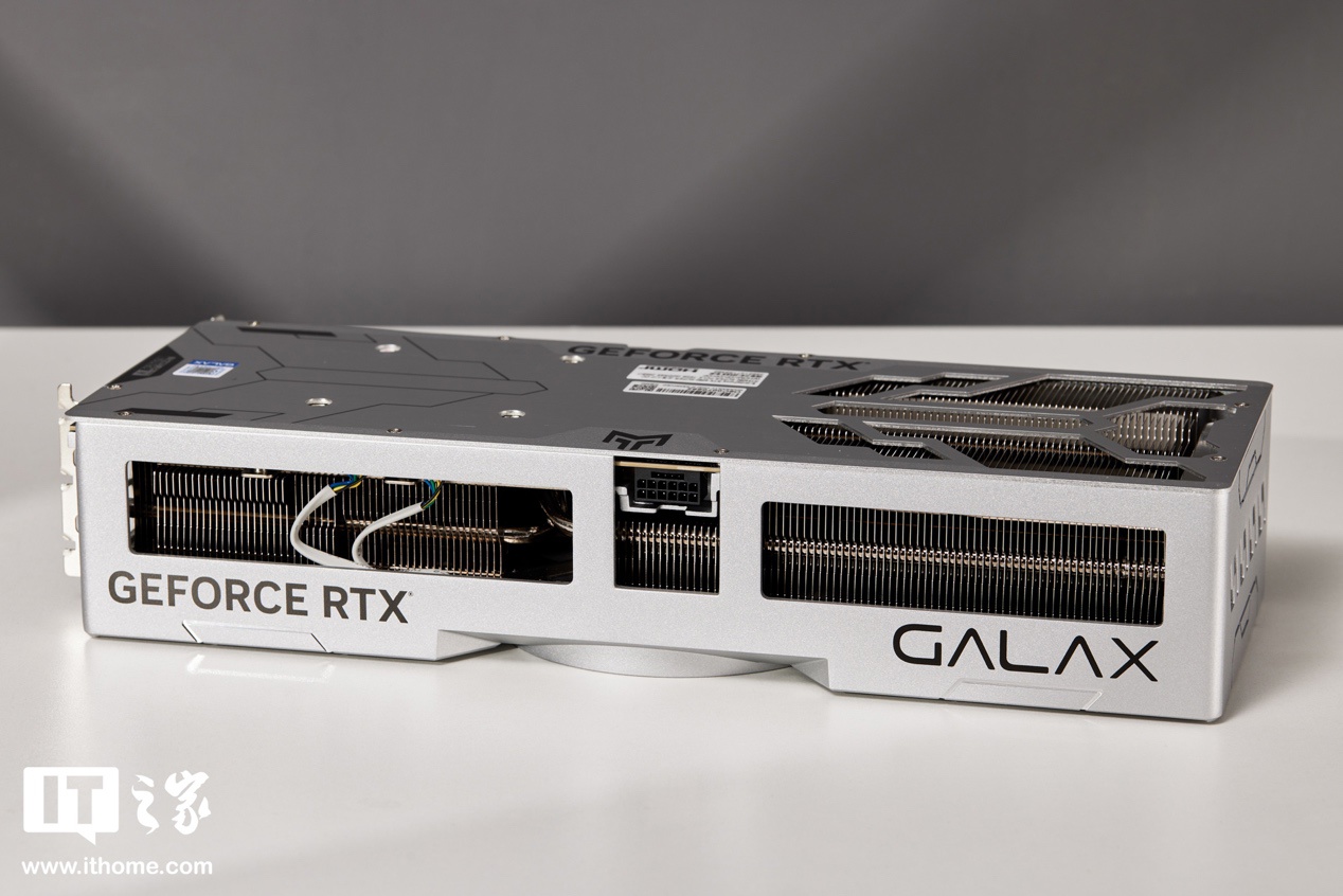 可申领《黑神话悟空》:影驰 RTX 4080 Super 金属大师 OC 显卡 8028 元 3 期免息