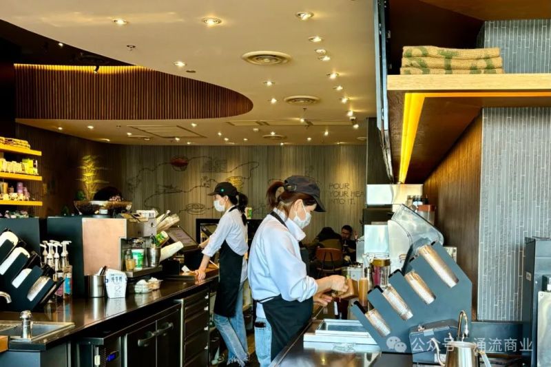 突发,星巴克炒了CEO