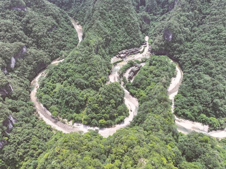 山用什么形容词比较好 faaf-c24dc4aa4b9c6ed4fbd6229ea3fa8ddc.jpg