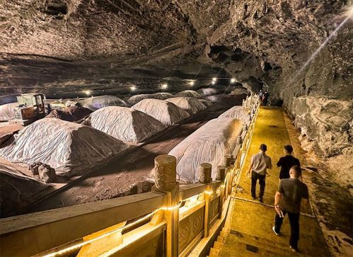 洞见价值 合作共赢丨 琼台酒业集团&古泉洞酒业开启战略合作!