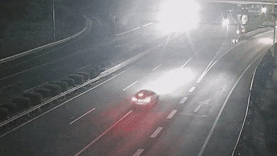 14年驾龄的老司机第一次上高速:路不熟 停下来看一下导航