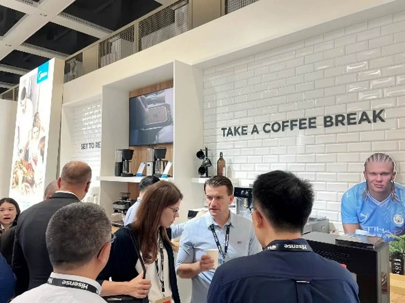 美的推出首台自研意式全自动咖啡机，打造中国咖啡机品牌新名片