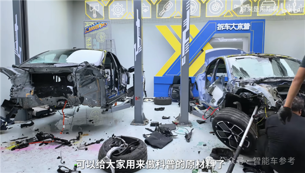 车主自测小米对撞极氪:SU7车门打不开、紧急呼叫失灵!小米回应