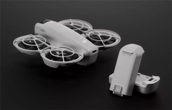 大疆Neo无人机参数泄露:轻至135克、22GB大存储