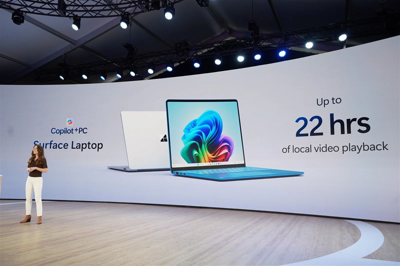 微软全新 Surface Laptop 第 7 版 15 英寸笔记本发售：骁龙 X Elite，11888 元