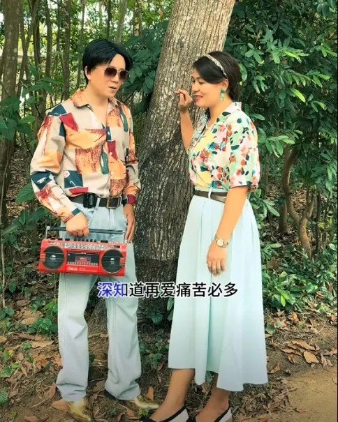 从“非主流”理发师到直播间粤语歌王——他在时代的浪尖怀旧