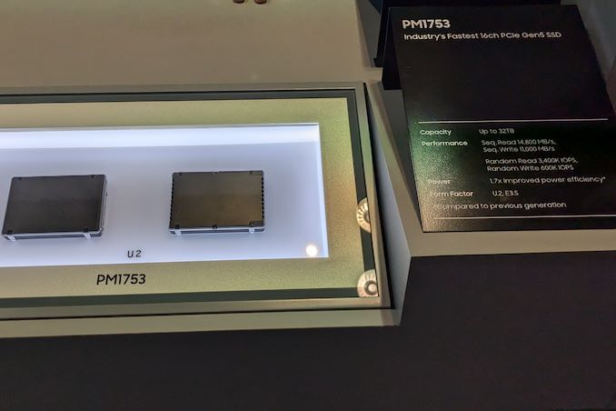 122.88 TB,三星展示 BM1743 企业级 QLC 固态硬盘