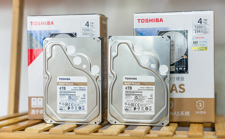 东芝N300硬盘为企业构建高效创意工作流:NAS存储与多人协作方案