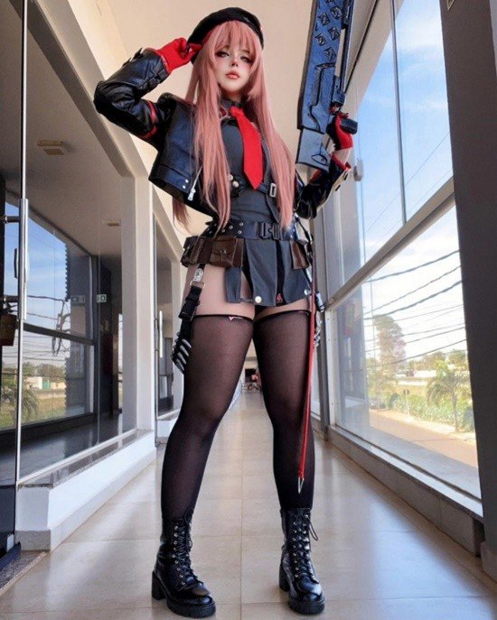 巴西小姐姐COS兔女郎初音未来:胶衣网袜 腰臀比惊人