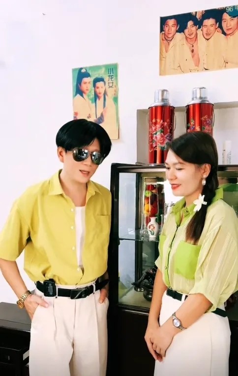 从“非主流”理发师到直播间粤语歌王——他在时代的浪尖怀旧