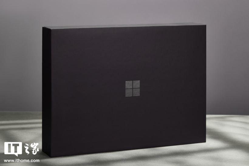 【IT之家开箱】微软 Surface Laptop 第 7 版 15 英寸首发图赏：极简全金属机身，设计焕然一新