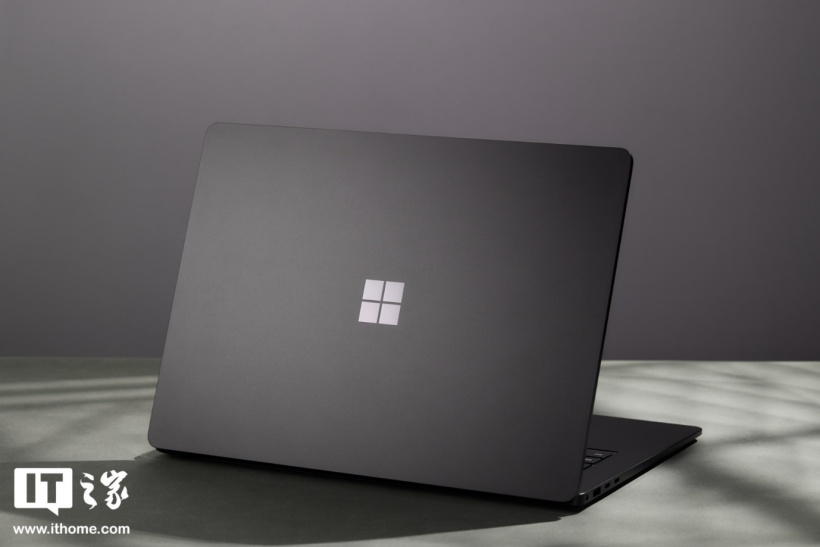 【IT之家开箱】微软 Surface Laptop 第 7 版 15 英寸首发图赏：极简全金属机身，设计焕然一新