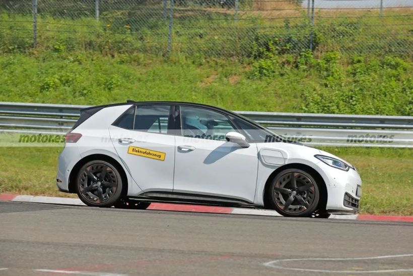 大众 ID.2 GTI 骡车测试照曝光：纯电驱动、两厢性能小钢炮，有望 2026 年发布