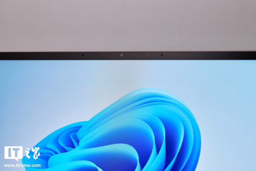 【IT之家开箱】微软 Surface Laptop 第 7 版 15 英寸首发图赏：极简全金属机身，设计焕然一新