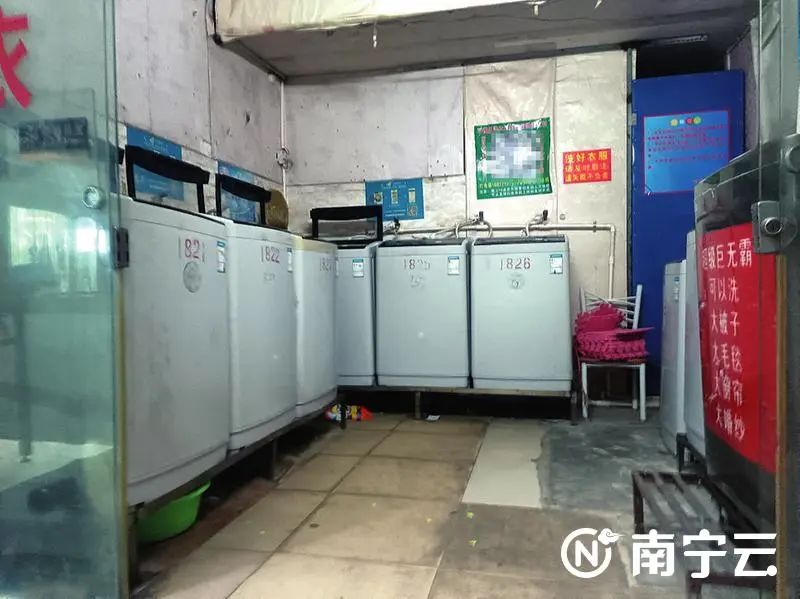 大多数共享洗衣房开在比较老旧的民房里。