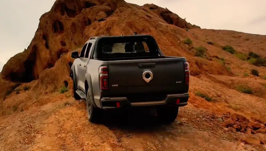 长城 2.4T 越野炮皮卡预售：17.98 万元起，搭载柴油发动机 + 9AT 动力总成