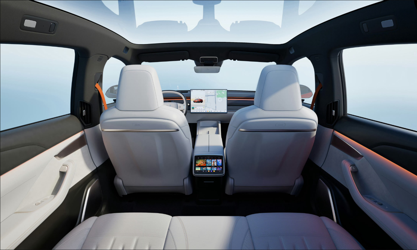 蔚来乐道 L60 汽车内饰官图公布，用户服务负责人庆华成为 001 号车主