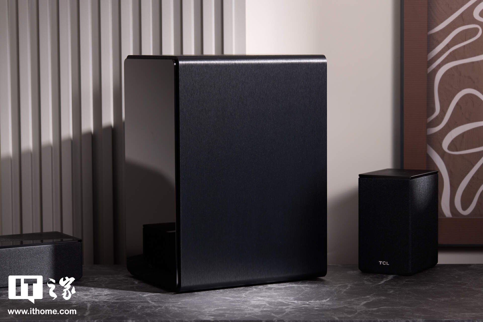 【IT之家开箱】TCL Q85H 回音壁图赏:7.1.4 物理环绕声道、860W 大功率