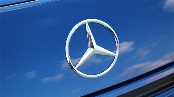 油味明显!奔驰中国宣布召回1423辆进口汽车