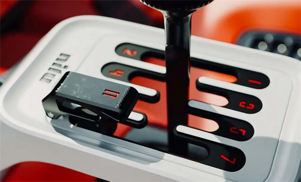 与新能源时代背道而驰!Nilu27超跑亮相:12缸动力搭配手动挡