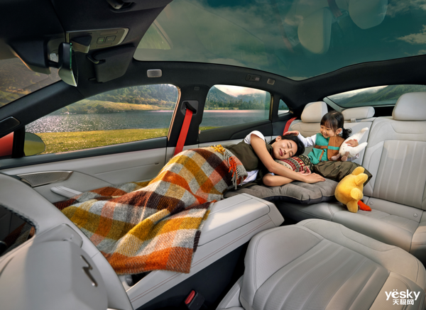 蔚来式高级感油然而生!乐道L60内饰下本了