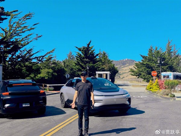 造车10年交付13辆 我很欣慰!贾跃亭自驾FF 91晒照:其它车辆只能看到它的尾灯
