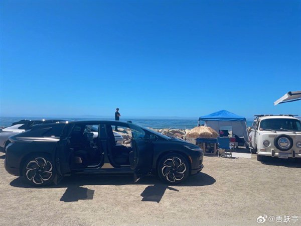 造车10年交付13辆 我很欣慰!贾跃亭自驾FF 91晒照:其它车辆只能看到它的尾灯