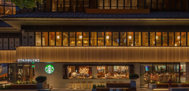 从星巴克突发换帅,看大企业的接班难题