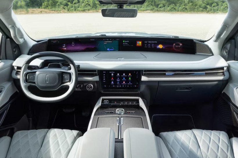 全新林肯领航员全尺寸 SUV 发布，配备贯穿式中控屏、二排“大沙发”