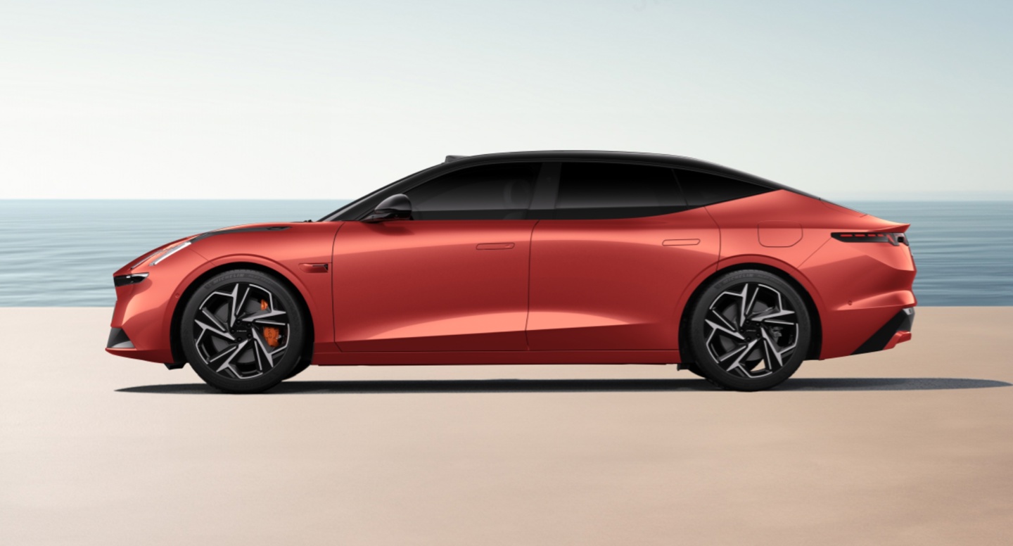 领克 Z10“先享预订”24 小时订单破万:21.58 万元起,9 月 5 日上市