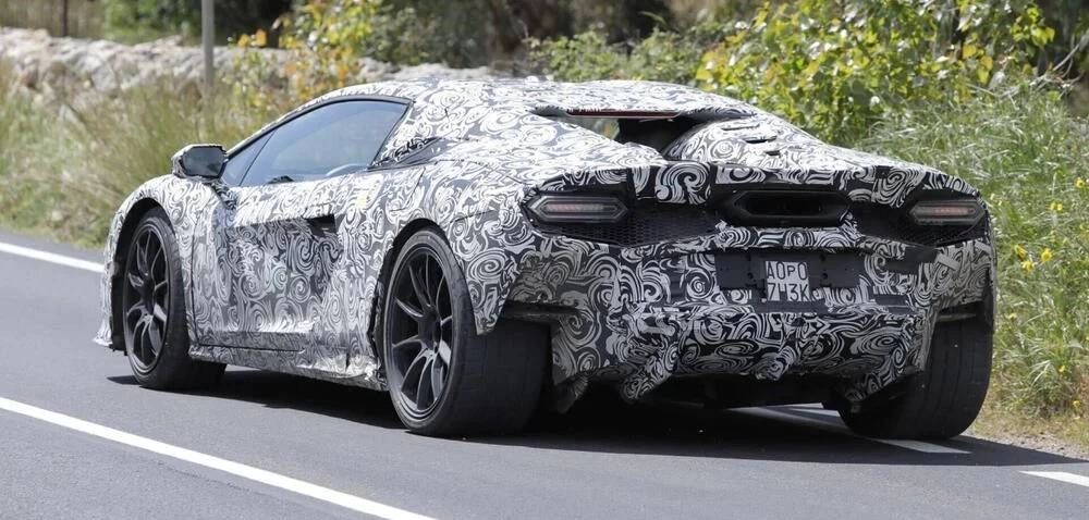 兰博基尼 Temerario 跑车官图曝光:六边形日间行车灯、4.0 升双涡轮增压 V8 混动发动机