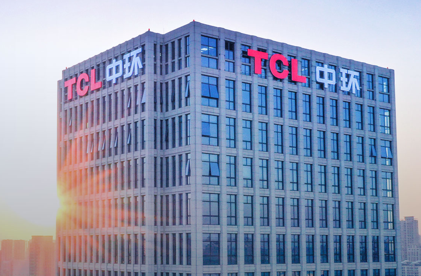 TCL 中环被曝 CEO 辞职后内部震荡:人事“换血”、产量下调,员工上 12 天休 24 天
