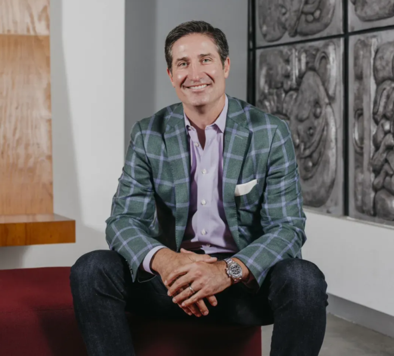 从星巴克突发换帅,看大企业的接班难题