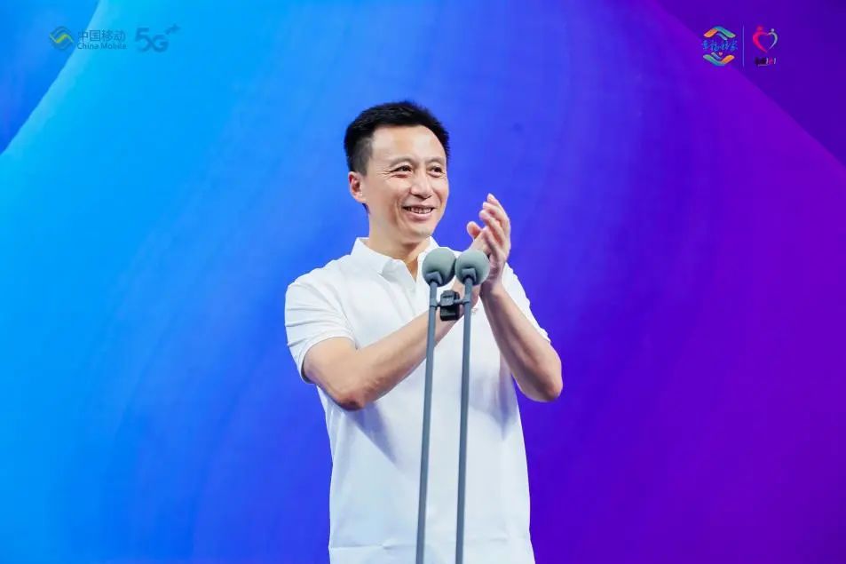 幸福“浙”里 “泳”动钱江 中国移动员工游泳比赛在杭州举行