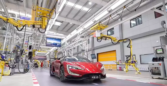 国产超跑代表作!首台比亚迪仰望U9下线 即将开启交付