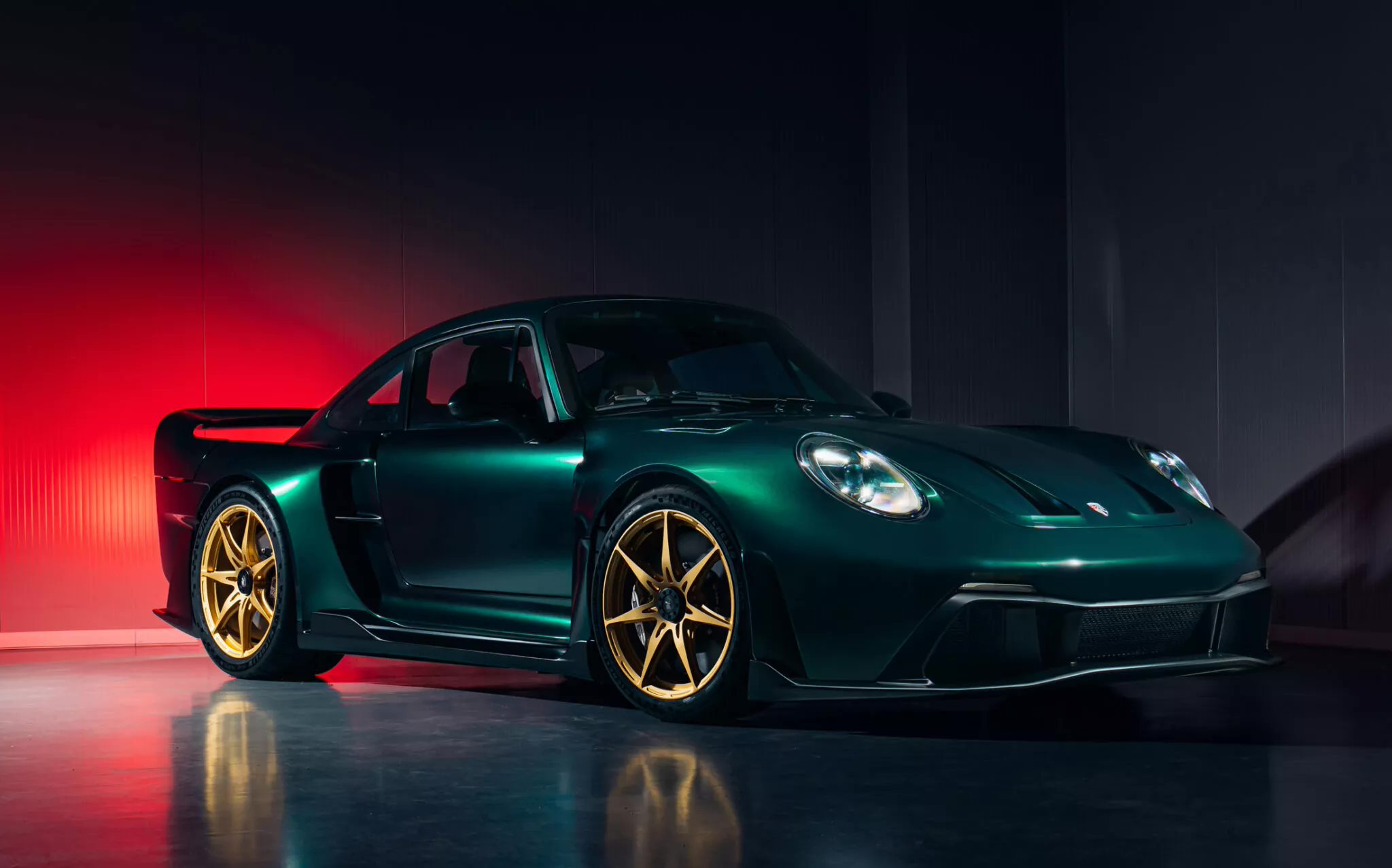 卡尔玛展示 9X9 超跑：致敬保时捷 959、零百加速最快 2 秒，210 万美元起