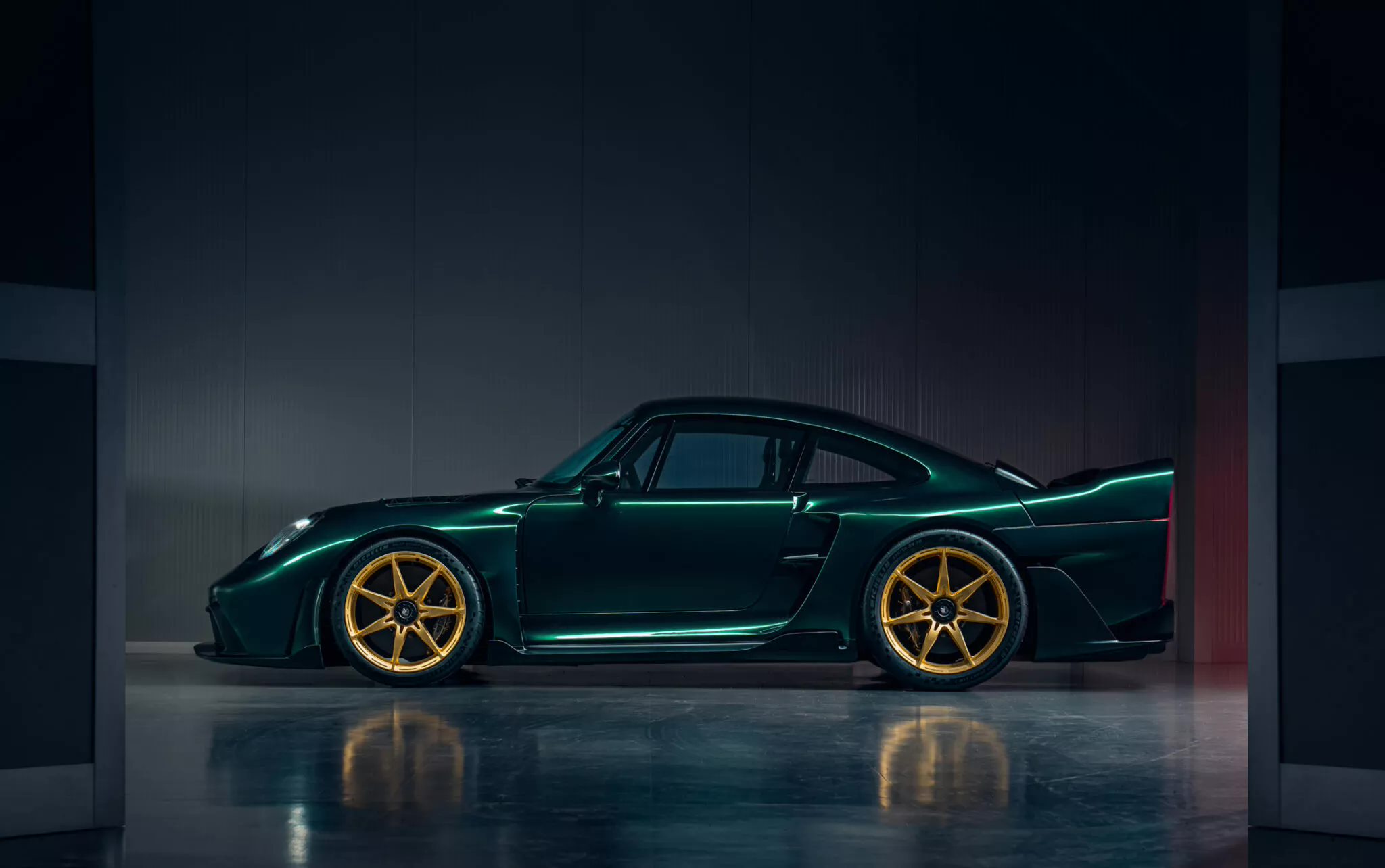 卡尔玛展示 9X9 超跑：致敬保时捷 959、零百加速最快 2 秒，210 万美元起