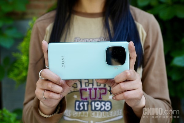 iQOO Z9 Turbo+曝光 搭载天玑9300+支持80W快充