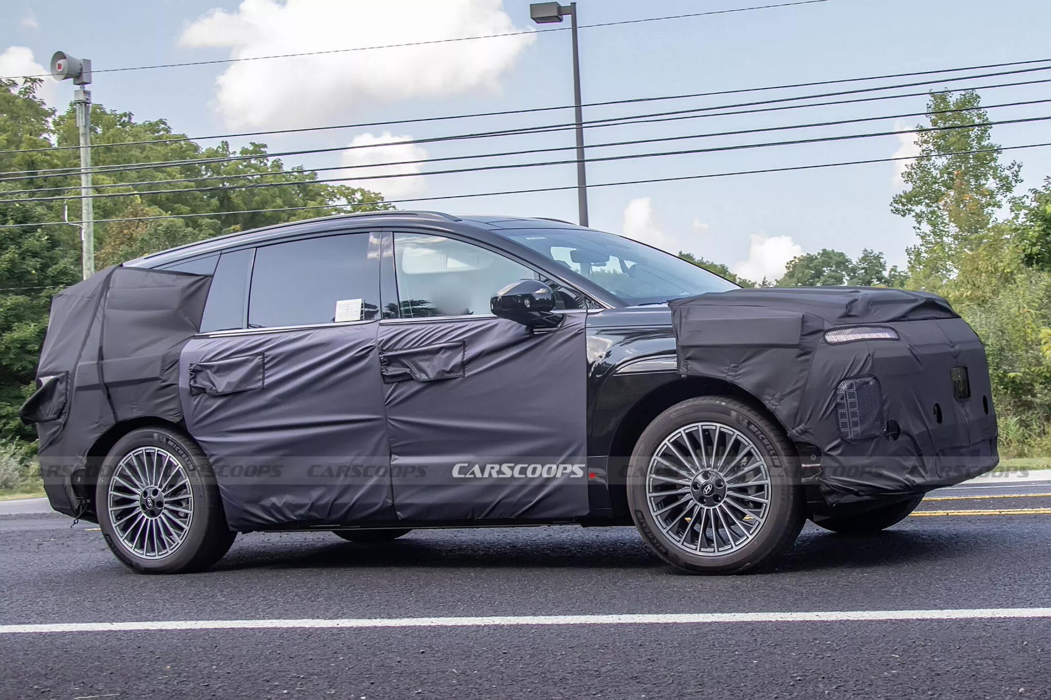 现代首款电动三排座 SUV,Ioniq 7 路测照片曝光